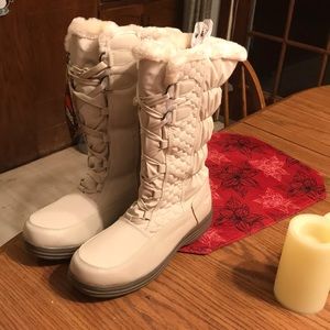 Waterproof winter boots